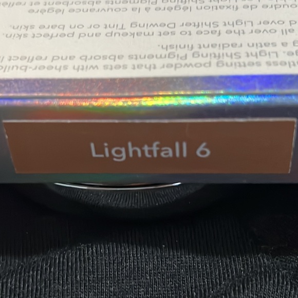 BECCA Light Shifter Finishing Veil in Lightfall 6 brand new in box - Picture 4 of 5